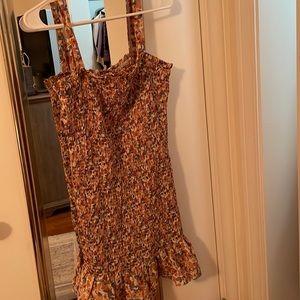 Gathered Floral print dress with ruffle on the bottom, no zippers